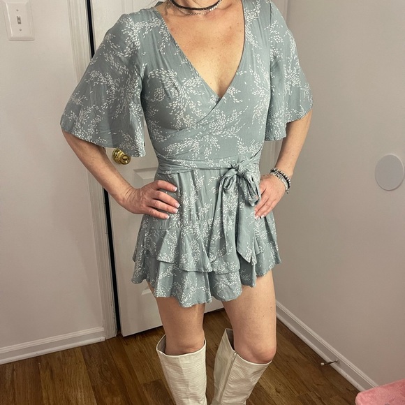 Princess Polly the Louie Romper Sage - Picture 5 of 10